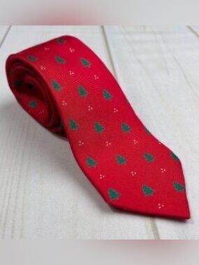 Vintage silk Men's Red Holiday Tree Pattern Tie